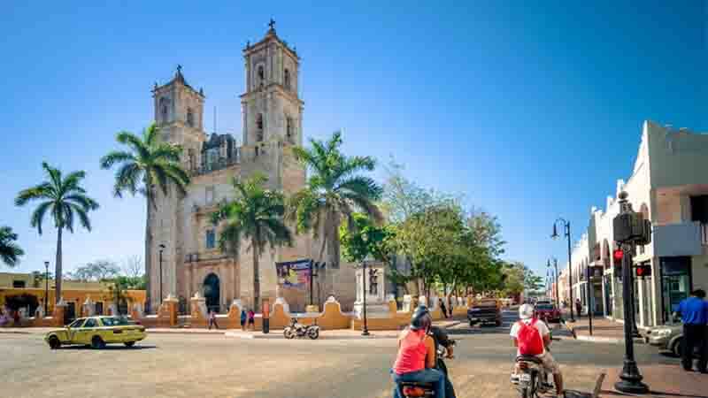Kolonialstadt in Valladolid Yucatan chichen tours