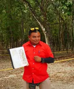 Nico, an INAH-certified guide, explaining Mayan history